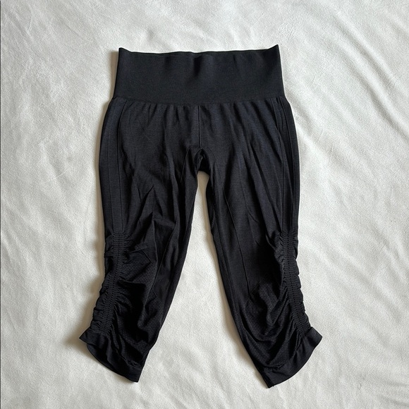 Lululemon In The Flow Crop I| - Picture 2 of 7